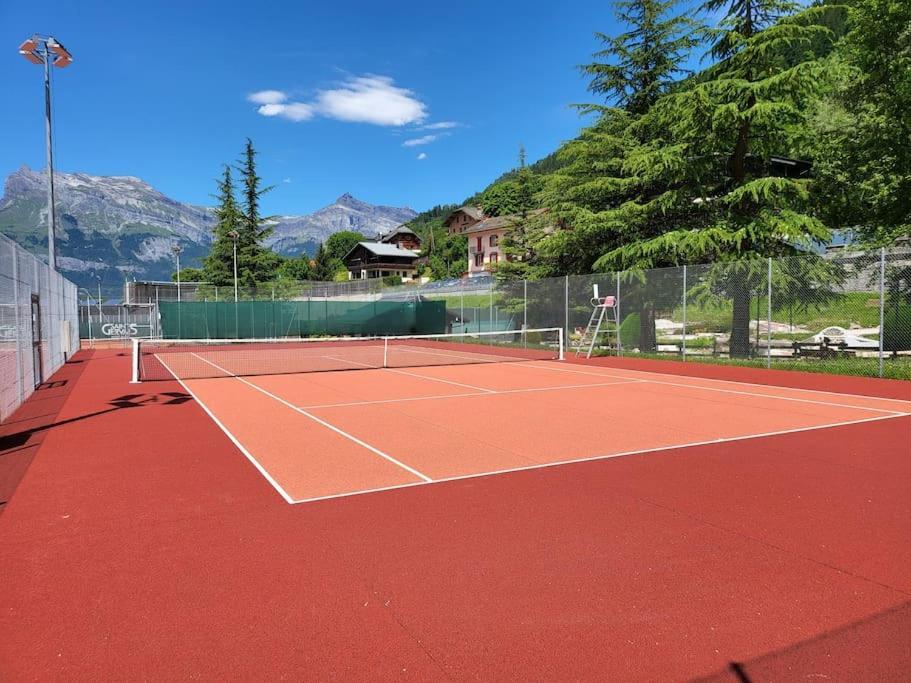 Appartement Dans Chalet Avec Piscine Couverte Saint-Gervais-les-Bains Bagian luar foto